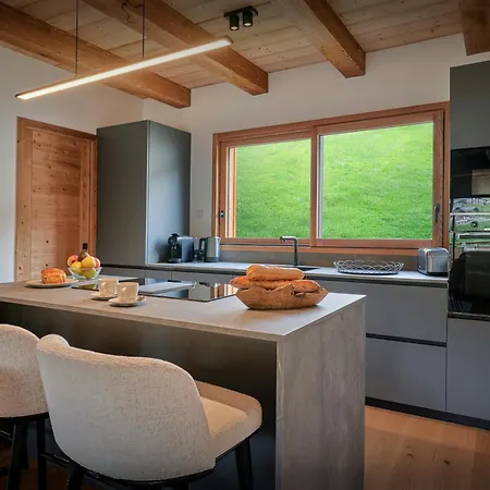 Le 1467 - Ovo Network Chalet